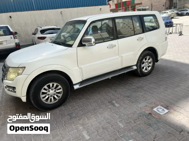 2015 ميتسوبيشي باجيرو GLS