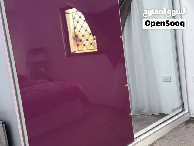 غرفة نوم بدون الفرشة