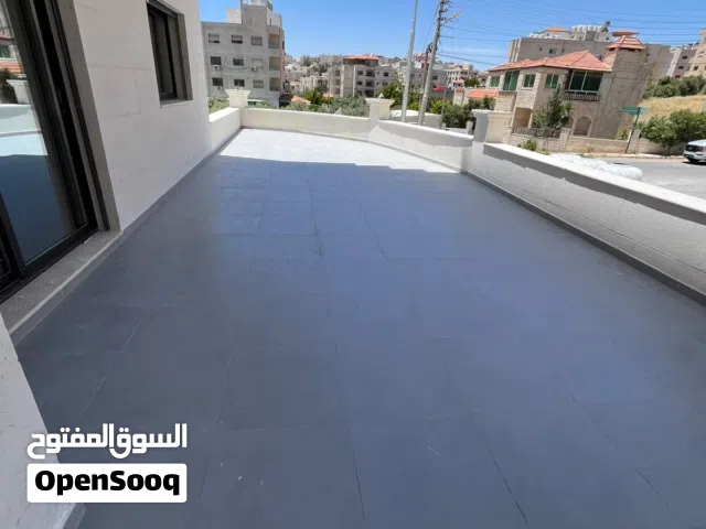 ثالث مع روف وترس 100مرج الحمام قرب الخدمات و الاسواق