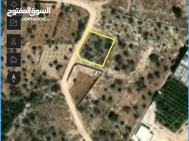 ارض سكنية واصلها مية وكهربا في عزبة الاشقر / قلقيلية الارض على شارعين شارع رئيسي وشارع فرعي