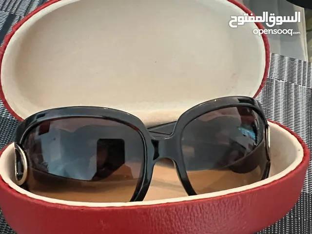 للبيع: نظارة مايكل كورس الأصلية!** نظارة مستعملة بحالة جيدة