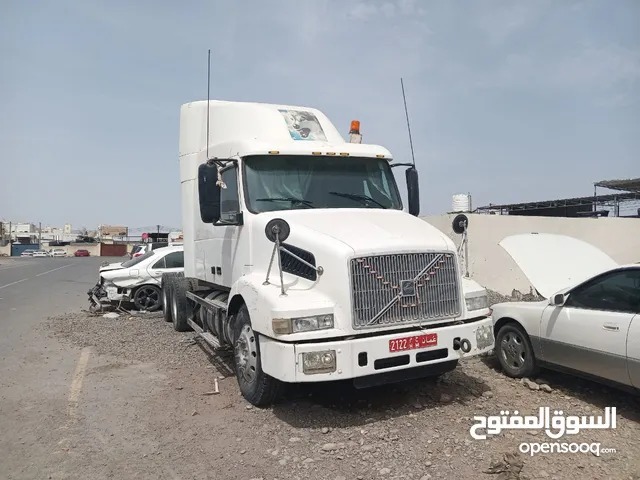 Tractor Unit Volvo 2003 in Muscat