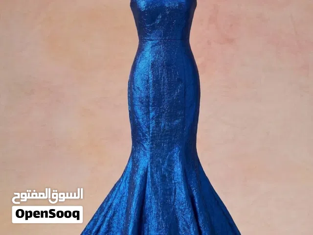 فستان mermaid ازرق مستعمل ساعتين فقط و بحالة جدا ممتازه
