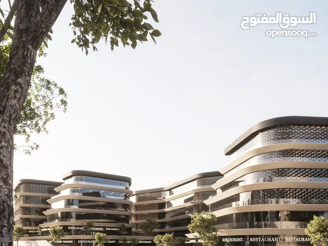 للبيع محل مميز على شارع التسعين الشمالى في مول مميز جدا