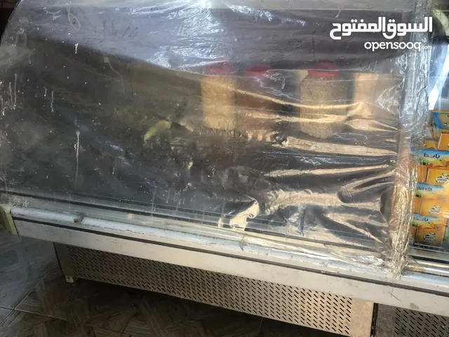 ثلاجة عرض للبيع بسعر مغري