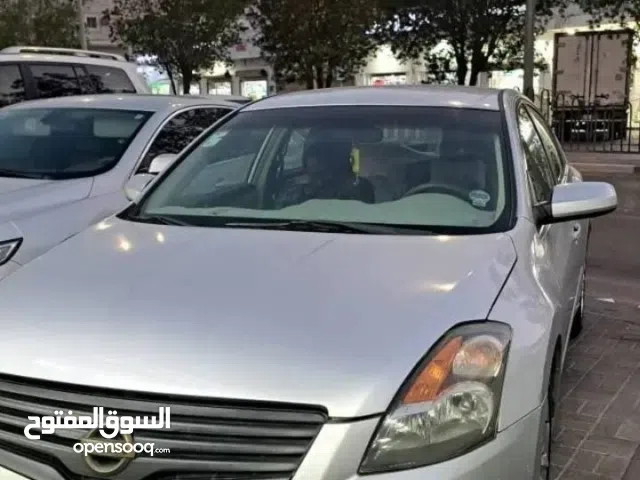 Nissan Altima 2009 model good condition