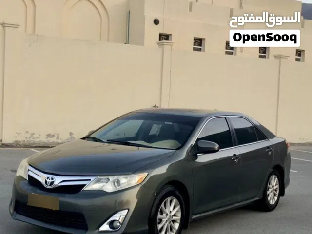 كامري 2014 بحالة ممتازة واستخدام شخصي جاهز ومسرفس مايحتاج عليك شي وإذا حاب تستخدم شي نظيف ومال تفضل