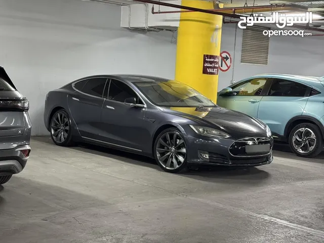 TESLA M S بحاله ممتازه تيسلا