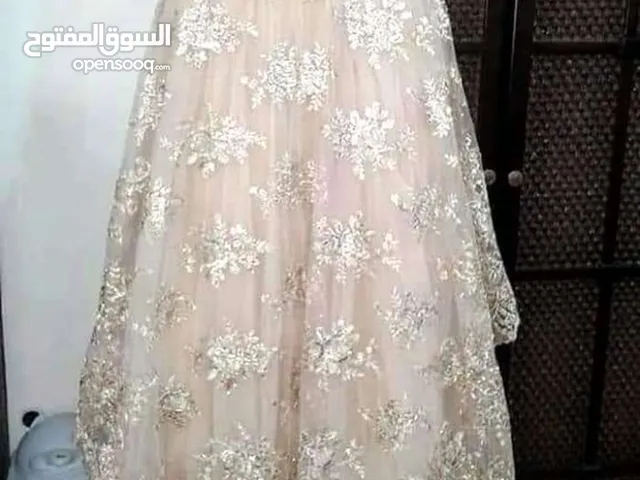 فستان سهره لبسه واحده من افخم المحلات