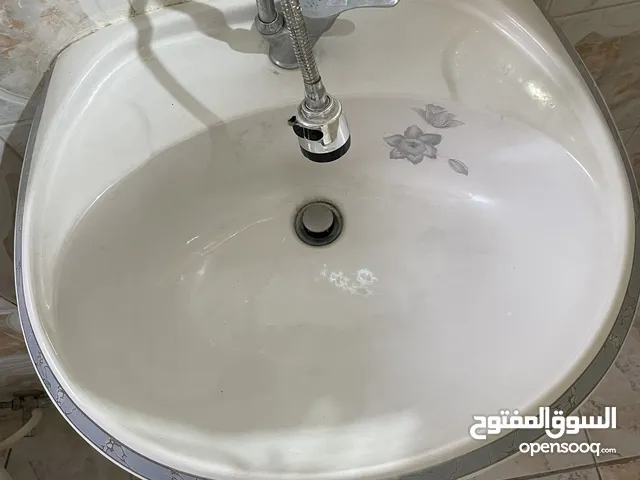 مغسلة مستعملة بحالة جيدة للبيع فقط ب 20 دينار