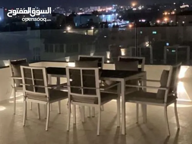 طاولة حديقه