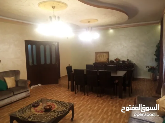 250 m2 3 Bedrooms Apartments for Rent in Amman Um El Summaq