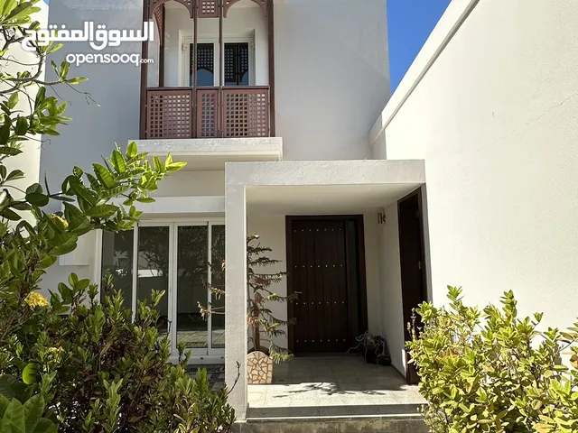 Al Mouj Luxury 4 Bedroom Villa For Rent