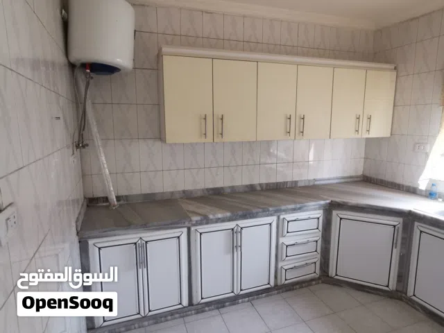 شقة للايجار خلف السيفوي و خلف مدرسة قصة نجاح