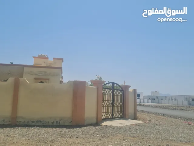 647 m2 2 Bedrooms Townhouse for Sale in Al Batinah Shinas