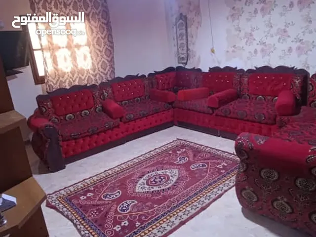 صالون للبيع