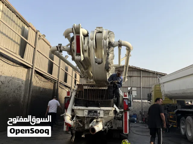 Men Putzmeister 2011 M49