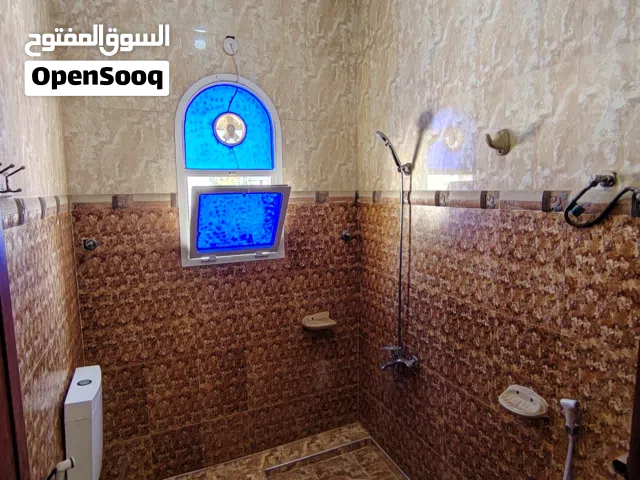 168 m2 5 Bedrooms Apartments for Rent in Al Batinah Al Masnaah