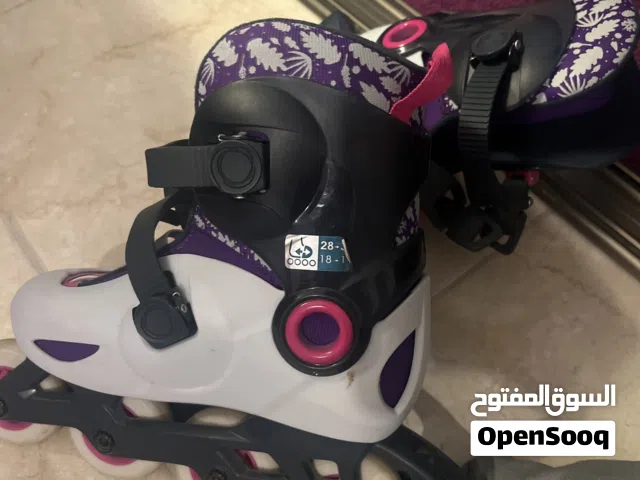 حذاء مع عجلات