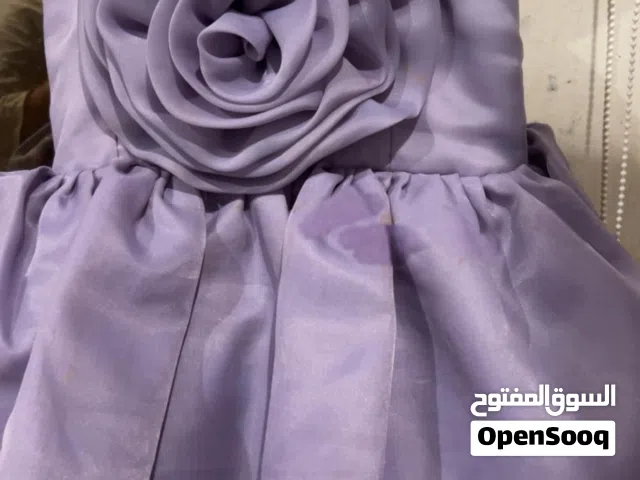 يوجد لدي فستان العيد  وجناط فقط على واتساب