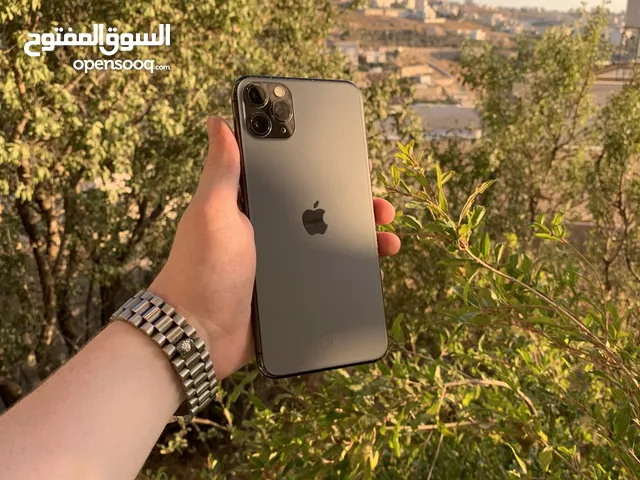 ايفون 11 برو ماكس 256 جيجا بطارية 100٪ نموذج M مغير بطارية فقط مش مغير فيه اي اشي ثاني ومساحة 256