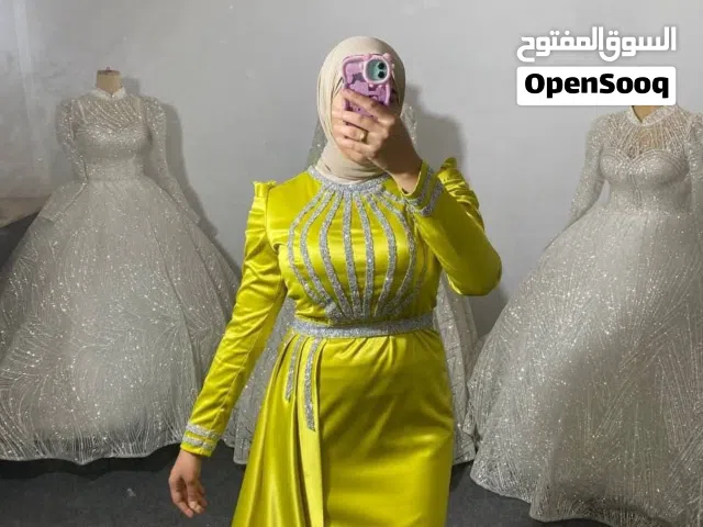 فستان سهرة طويل لون اخضر حشيشي