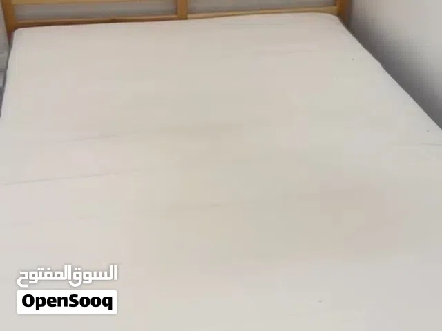 سرير ايكيا شبه جديد والمرتبة ايكيا  للبيع