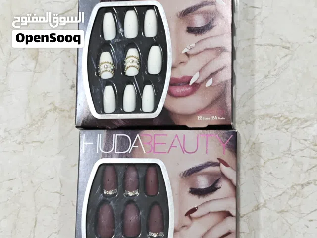 Huda Beauty Press-on-nails