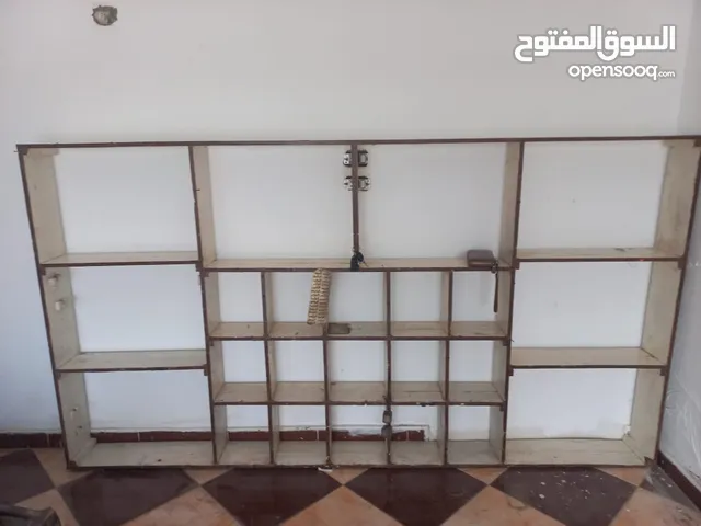 ارفف خشب للبيع وبترينه ألوميتال 120سم الوان البيع لعدم الاستخدام المعاينه بالف مسكن