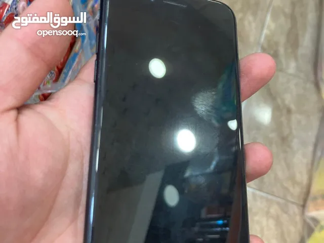 متوفر ايفون se2020 64g كاميرات بمواصفات ايفون 11 خدش خفيف من الجانب ممتاز نظيف جدا لا يحتاج اي صيانه