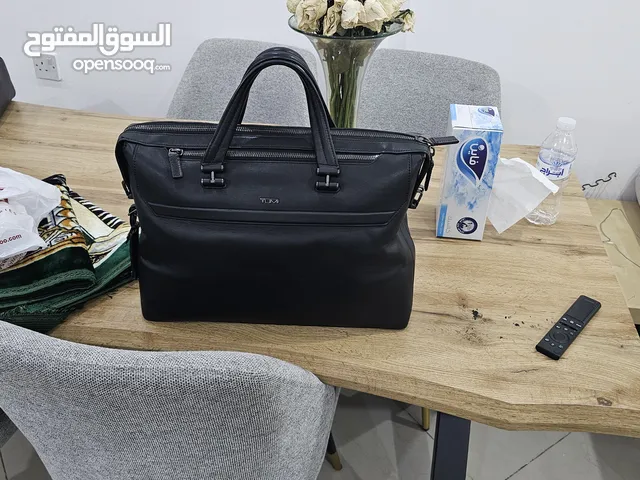 شنطة جلد بالكامل تومي جلد بحاله ممتازة in excellent condition TUMI leather BAG