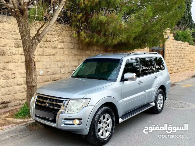 ميتسوبيشي باجيرو موديل 2015 للبيع