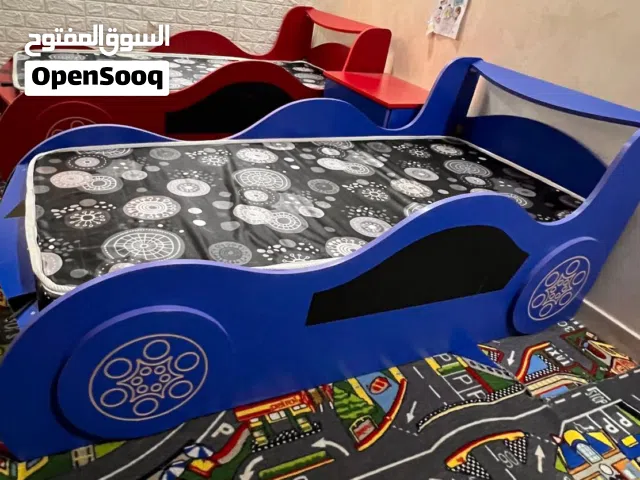 سريرين تفصيل بتصميم سيارات BMW للبيع
