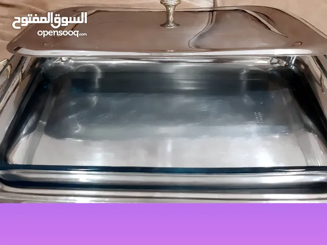 صحن بايريكس اصلي مع صينيه وغطاء مستعمل استعمال خفيف يرجى عدم تواصل غير الجادين