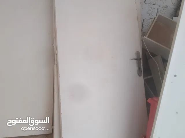 أبواب خشب مستعمل نضيف
