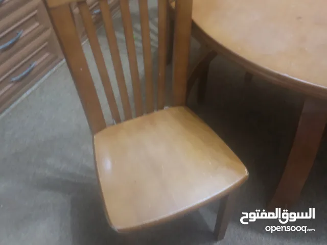 طاولة مطبخ أربعة كراسي