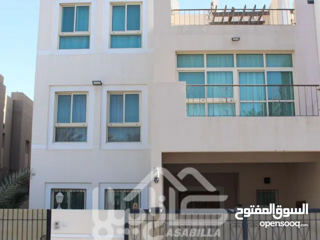 فيلا راقية للبيع في الجنبية – Saar Gate