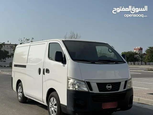 نيسان NV350 باص بضائع مبرد للبيع