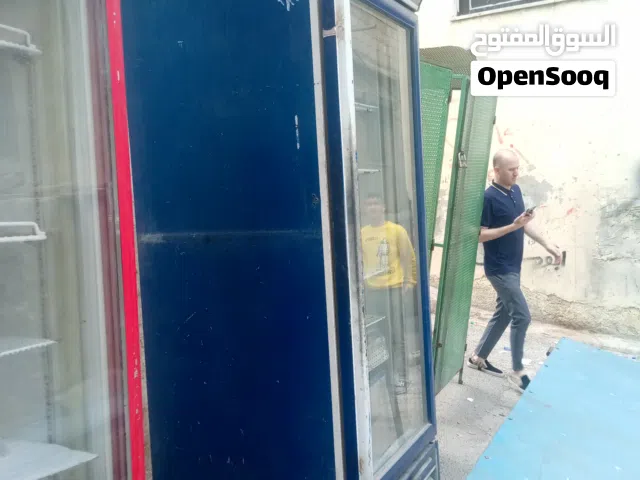 ثلاث ثلاجات تبريد ونضافه مستعمل بس ناقصها تنضيف وشبكين ثلاجه للبيع