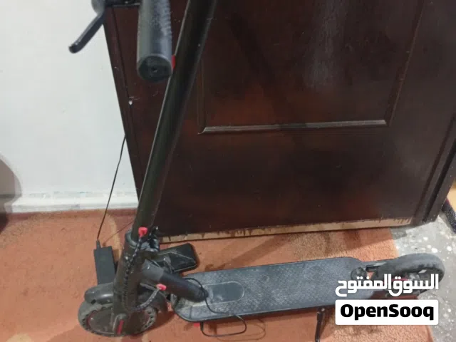 سكوتر استعمال نظيف امورها تمام بطريه جديده ماتشكي من شيء سرعتها 30