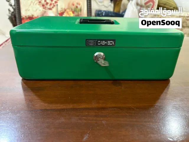 Cash box ( NEGOTIABLE)