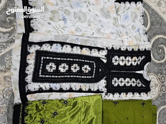 ملابس بلوشي
