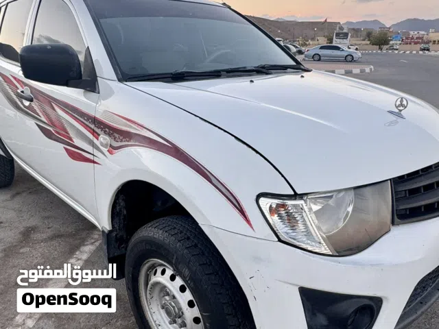 للبيع بكب موستبيشي 200L