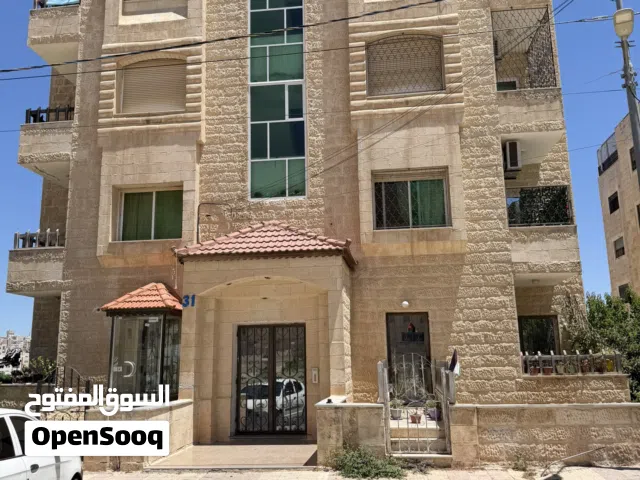 شقة للبيع في الجبيهة قرب التعليم العالي  3 غرف نوم  طابق ثاني  مصعد