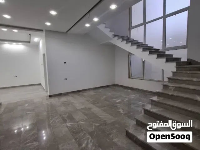 فيلا دورين خليجي وملحق للبيع - السبعة قرب مسجد التوبة موقع ممتاز قريب من جميع الخدمات - الأوراق حجة