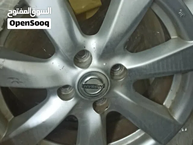 طاوات جنوط للبيع وكالة نيسان شبه جديد