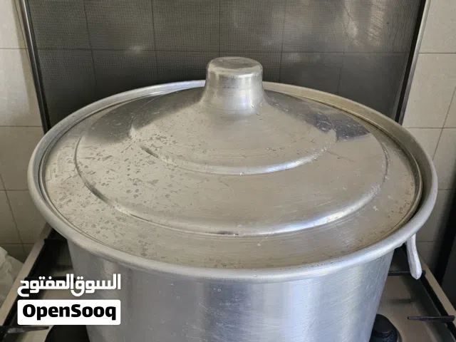 قدر طبخ لم يستخدم