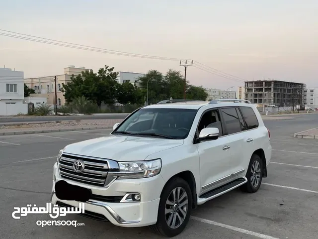 Toyota Land Cruiser 2017 in Al Sharqiya
