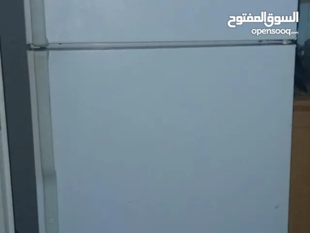 ثلاجه بحاله ممتازه