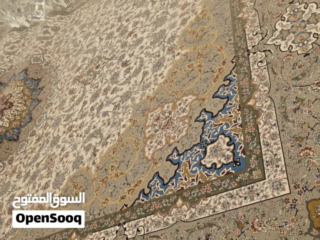 سجادة إيرانية اصلية نوع قم فاخرة جدا للمجالس والصالات